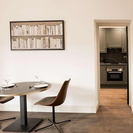 Lovely Flat On Bath Road - Flat 7 * בריסטול