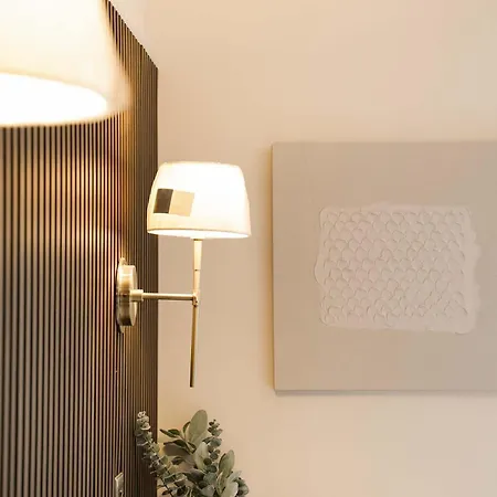 Lovely Flat On Bath Road - Flat 7 *