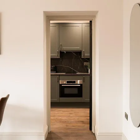 Lovely Flat On Bath Road - Flat 7